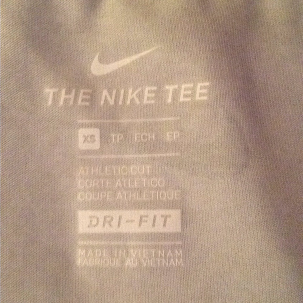 Nike tee - Picture 2 of 2